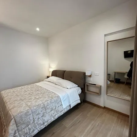 Pensjonat Little House Leonardo Airport Azzano San Paolo