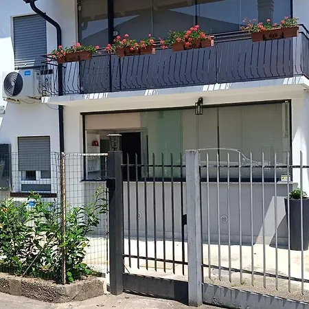 Little House Leonardo Airport Azzano San Paolo